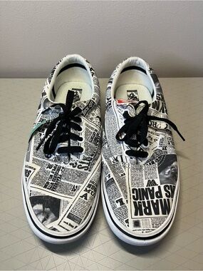 Rare Vans x Harry Potter Comfycush Era Daily Prophet - Size 9 Women/Size 7.5 Men